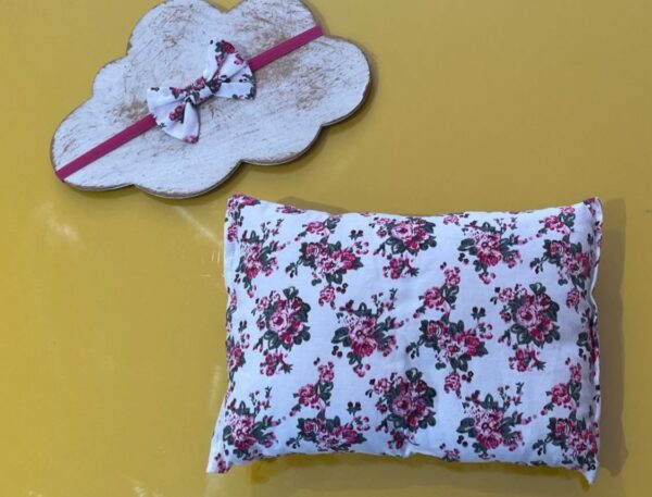 Conjunto Travesseiro e headband floral rosa NB