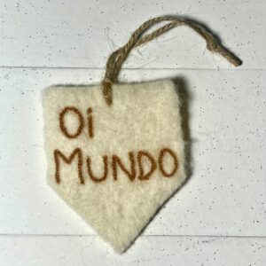 Mini Tag Oi Mundo bege